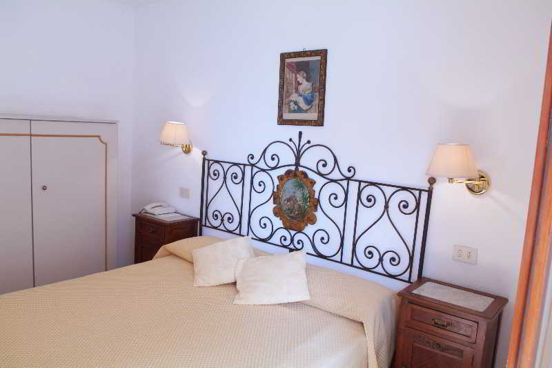 Hotel Villa Mora Giardini Naxos Bagian luar foto