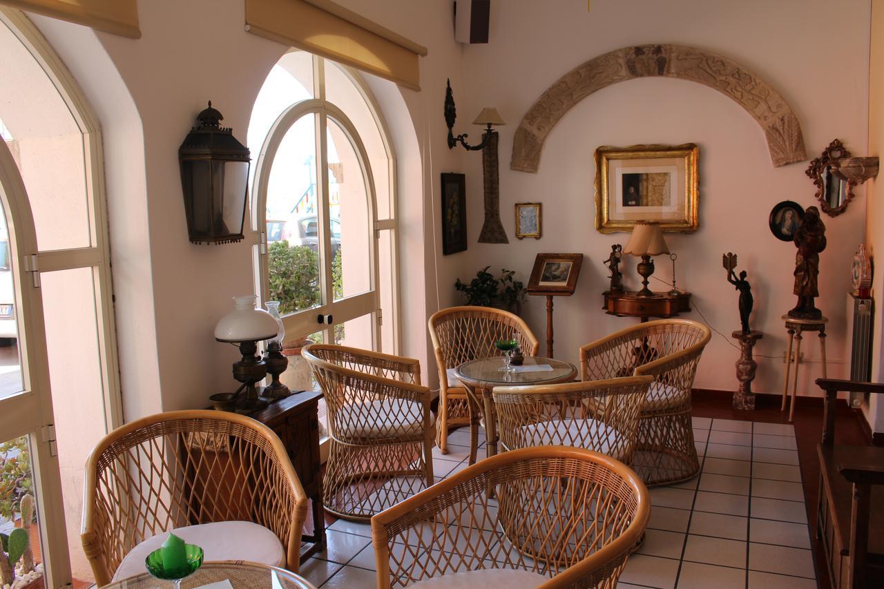 Hotel Villa Mora Giardini Naxos Bagian luar foto