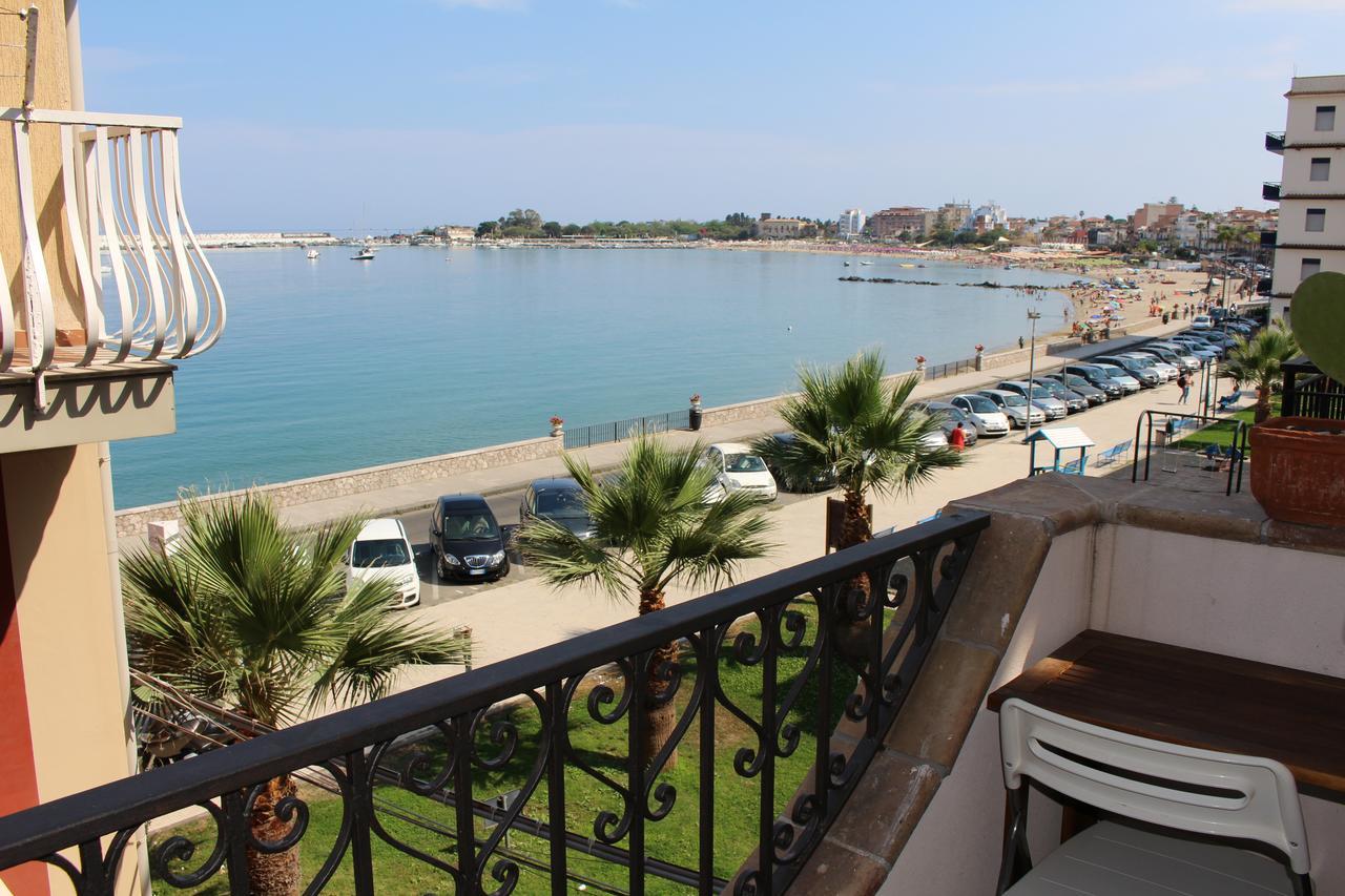 Hotel Villa Mora Giardini Naxos Bagian luar foto