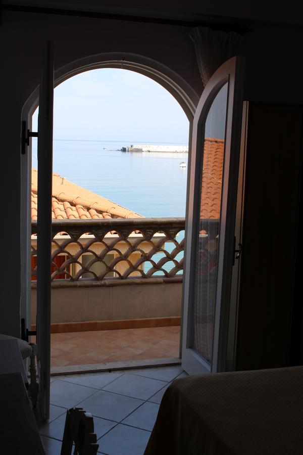 Hotel Villa Mora Giardini Naxos Bagian luar foto