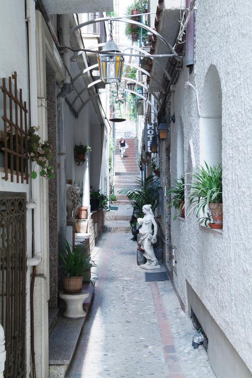 Hotel Villa Mora Giardini Naxos Bagian luar foto